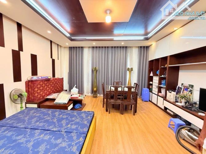 Building Trường Chinh, 9T thang máy, ngõ nông, gara, 2 thoáng, DT1.4 tỷ/n - 116m2