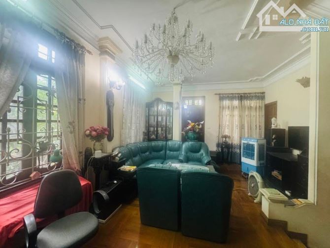 Siêu hiếm - Mặt phố Chùa Quỳnh, Hai Bà Trưng -210m2-MT 15m -Vỉa hè- KD ngày đêm -giá 40 tỷ