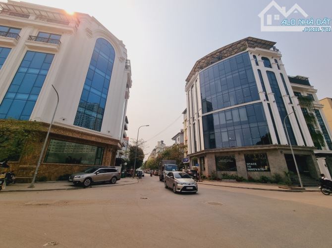 TOÀ VĂN PHÒNG 80m THÔNG SÀN THANG MÁY, VỈA HÈ, HẦM, KINH DOANH, nhỉnh 22 tỷ