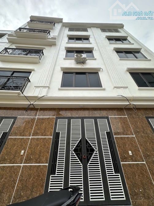 5 tầng kiên cố, ô tô tránh gần – sát Vin Đan Phượng – dt 40m – 4,5 tỷ