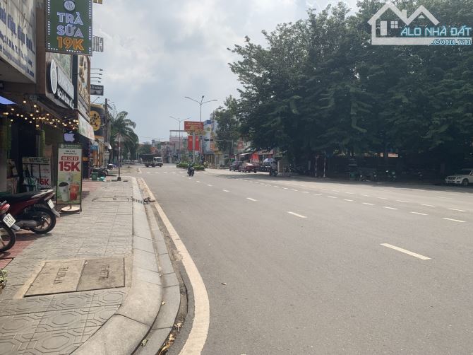 BÁN KHÁCH SẠN ĐƯỜNG NGUYỄN AN NINH DĨ AN/ 127M² (5*27) 5 TẦNG / 20 PHÒNG /CHÀO 15,8 TỶ