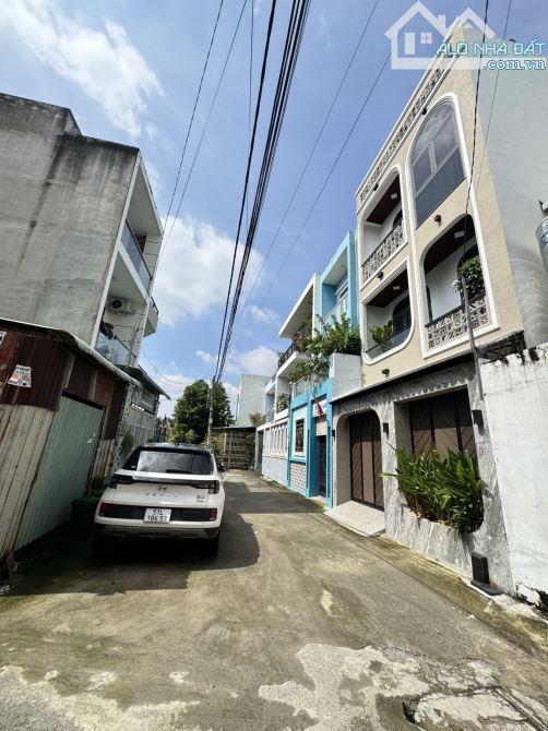 NHÀ 3 TẦNG ĐẸP GÒ CÁT – PHÚ HỮU, QUẬN 9 - 50.5M² (4.1x12) – ĐƯỜNG XE HƠI – GIÁ 4.45 - 1