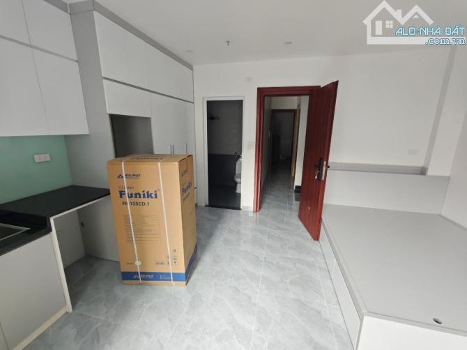 Bán nhà dòng tiền CCMN, phố Định Công Thượng, Dt: 65m2*7T, 18pkk, 80tr/ tháng, Thang máy,