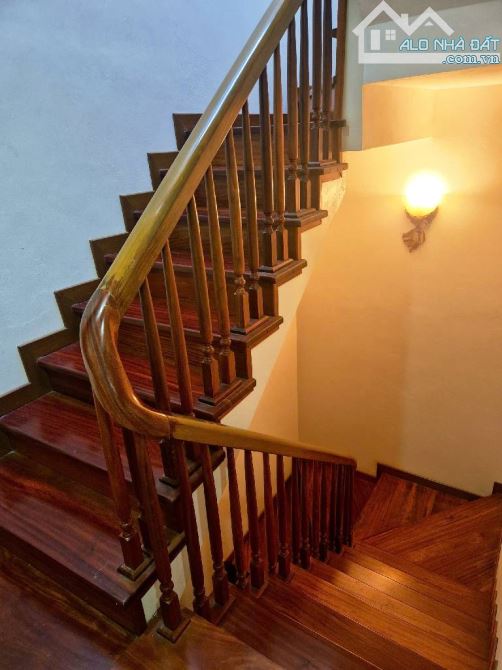 Bạch Mai nội thất vip như lâu đài,trước nhà ô tô tránh,dt 65m chỉ hơn 18 tỷ