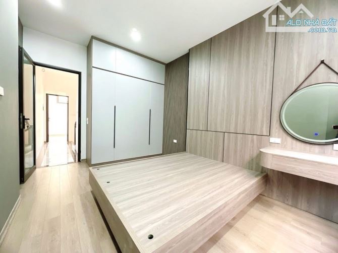 Bán nhà Tân Mai, 45m x 4 tầng, 4 ngủ rộng, full nội thất - chỉ 7.6 tỷ! Bán trong ngày!