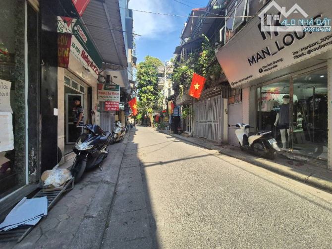 Bạch Mai nội thất vip như lâu đài,trước nhà ô tô tránh,dt 65m chỉ hơn 18 tỷ