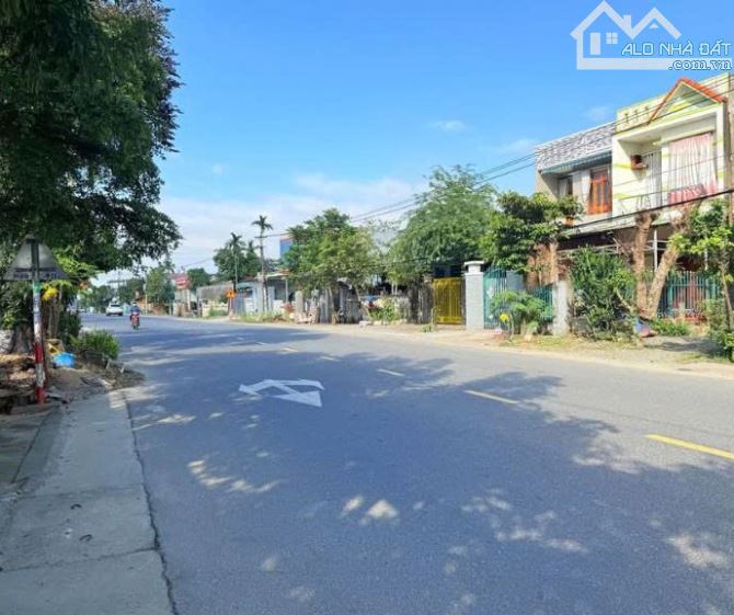 Lô đất cách trục đường chính quốc lộ chỉ 100m giá 820 triệu/nền