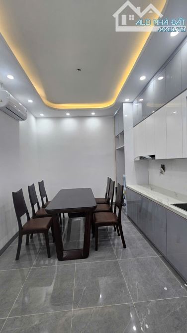 Bán nhà phố Bạch Đằng, Hoàn Kiếm, 38m2 thang máy, 5 tầng, ô tô vào nhà