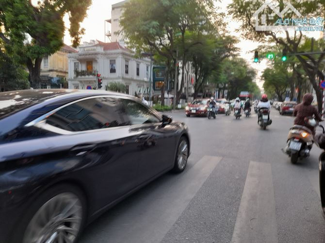 Bán nhà mặt phố Lý Thường Kiệt 350m2 MT 11,5m Giá 298 tỷ, vị trí cực vip, sát hồ Hoàn Kiếm