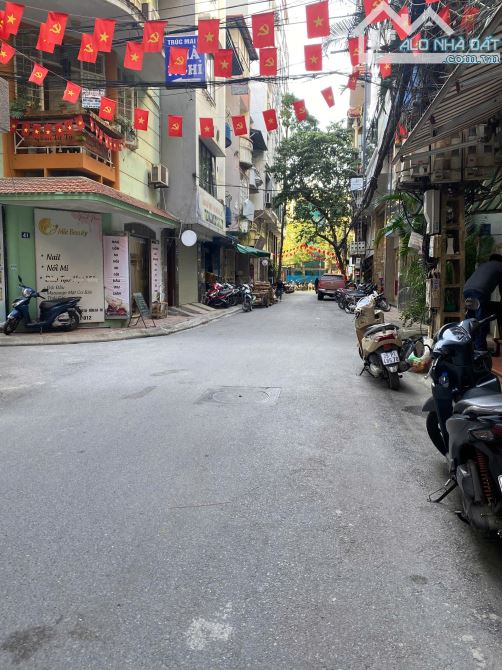 Nguyên Hồng - Phân lô ô bàn cờ - Gara ô tô - Tòa nhà văn phòng - Kinh doanh đa nghề