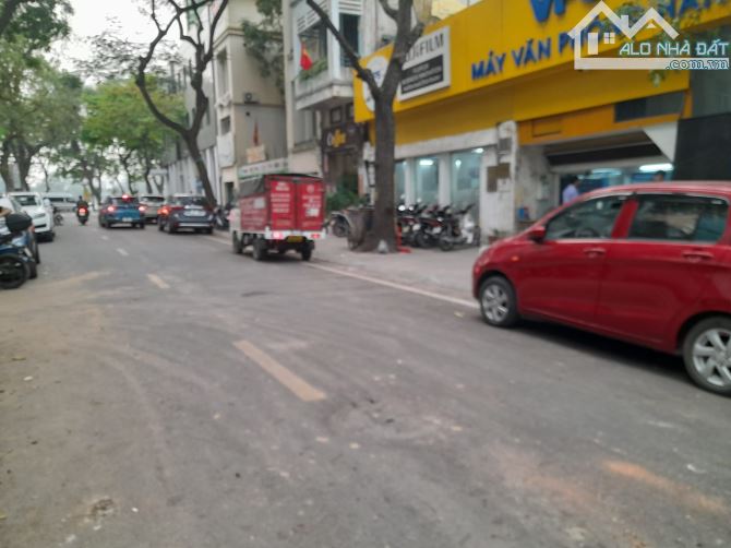 Bán biệt thự vip mặt phố Hồ Xuân Hương DT 300m2 x 4.5T x MT 16m - Giá 210 tỷ