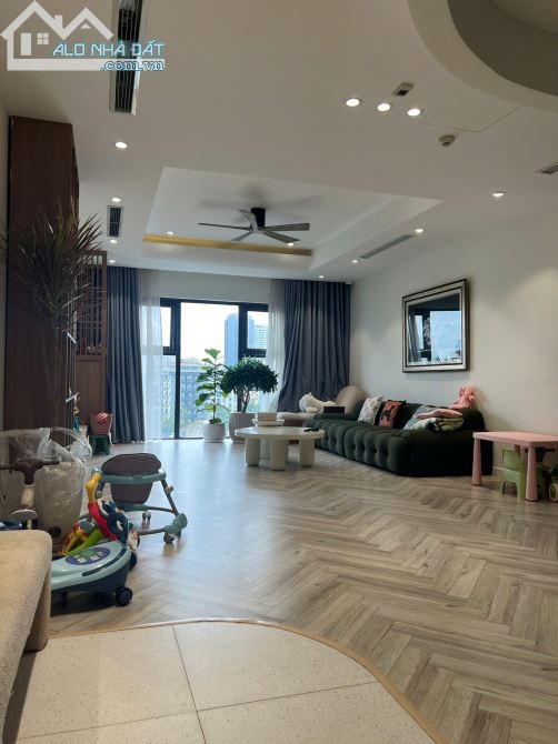 Chính chủ cần bán căn hộ chung cư cao cấp Hà Nội Paragon - 181 Trần Quốc Vượng