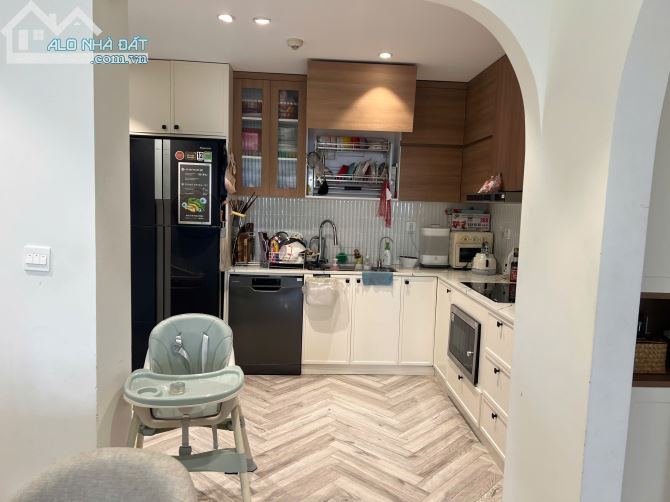 Chính chủ cần bán căn hộ chung cư cao cấp Hà Nội Paragon - 181 Trần Quốc Vượng