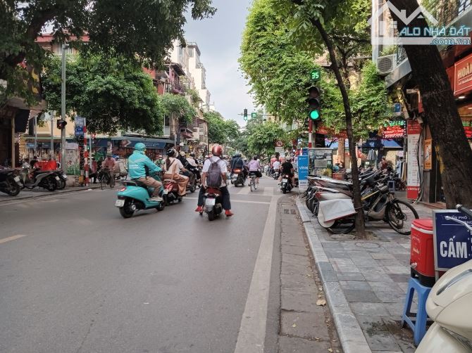 Mặt phố Hàng Bông 487m2, MT 15m, Giá 291 tỷ, dành cho chủ đầu tư biêt nắm bắt cơ hội