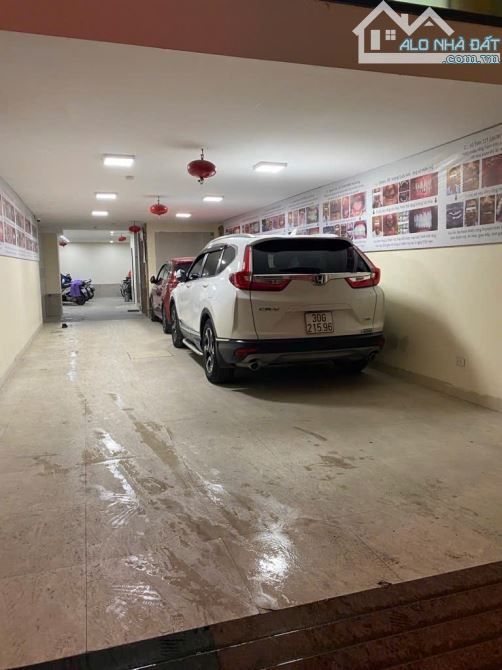 Trường Chinh - Siêu phẩm tòa nhà 9 tầng thang máy - Gara ô tô - Cách phố 10m