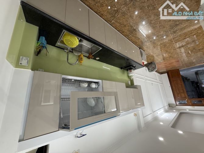 Bán nhà Trần Đại Nghĩa, phù hợp khách tìm nhà kinh doanh,ngõ thông ô tô, giữ và nhânt iền