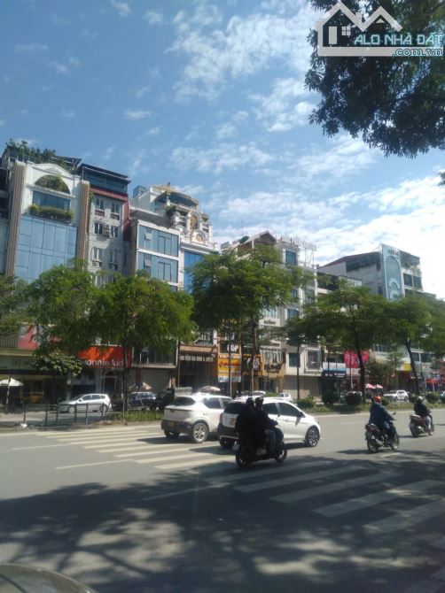 Bán nhà mặt phố Xã Đàn, DT 130m, 7 tầng mới, MT 8m, giá 145 tỷ.