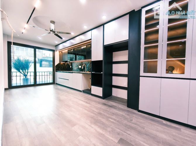 Bán nhà Lò Đúc 52m 6 tầng thang máy full nội thất nhỉnh 16 tỷ