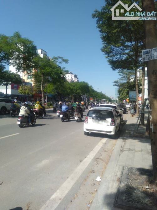 Bán nhà mặt phố Xã Đàn, DT 130m, 7 tầng mới, MT 8m, giá 145 tỷ.