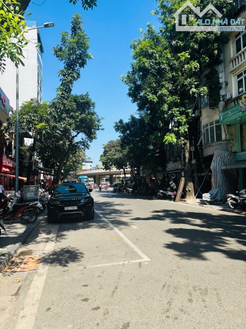 Bán Nhà Phố Hàng Bạc, Nguyễn Hữu Huân - 2 mặt ngõ thông - KD - 55m2 x 5 Tầng - Giá 26,5 Tỷ
