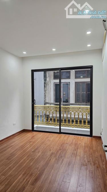 Bán nhà phố Bạch Đằng, Hoàn Kiếm, 38m2 thang máy, 5 tầng, ô tô vào nhà