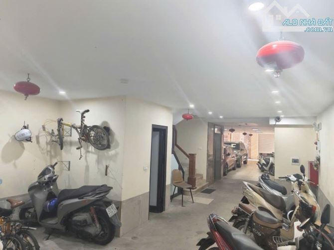 Trường Chinh - Siêu phẩm tòa nhà 9 tầng thang máy - Gara ô tô - Cách phố 10m