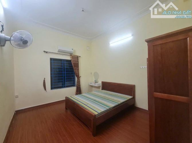 Bán nhà phố Giải Phóng, phân lô, ô tô, ở vip, kdvp, 10.35 tỷ