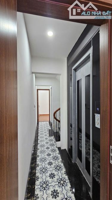 Bán nhà phố Bạch Đằng, Hoàn Kiếm, 38m2 thang máy, 5 tầng, ô tô vào nhà