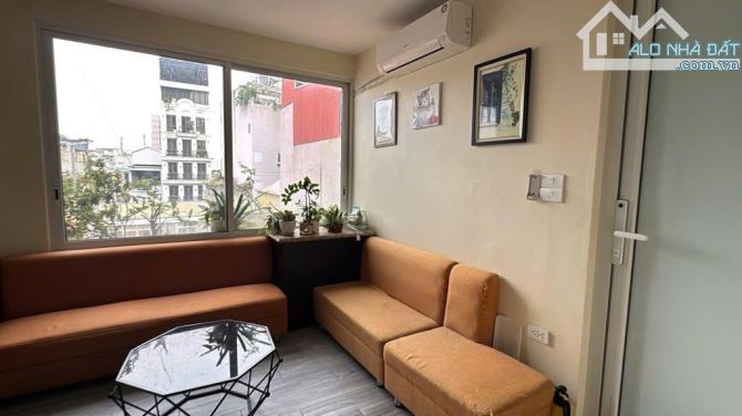 Trường Chinh - Siêu phẩm tòa nhà 9 tầng thang máy - Gara ô tô - Cách phố 10m