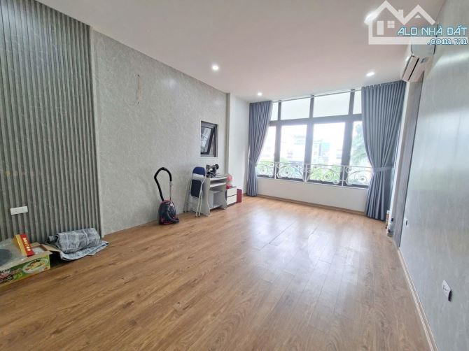 Cần cho thuê nhà ngõ gần Ô Chợ Dừa , Đống Đa MỚI ĐẸP 4PN - 5