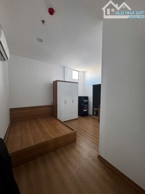 Bán tòa CCMN - Phố Định Công Thượng - Dt: 60m2*7T - 18pkk - Fuil nội thất - Thang máy - PC