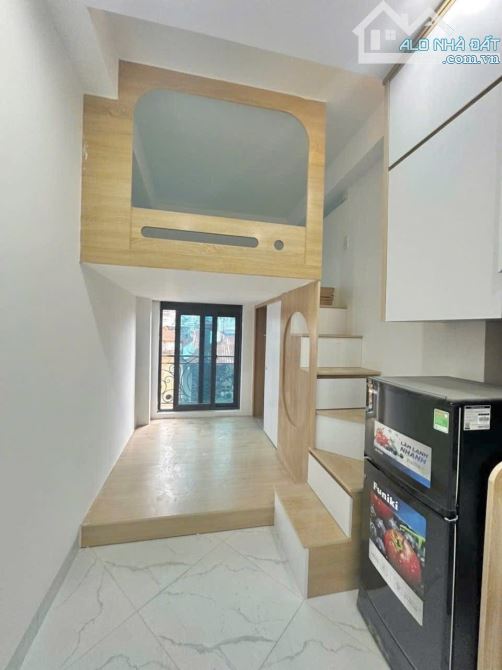 Toà CHDV Cầu Giấy, 110m2*7T, MT 10M, 28 phòng KK, ngõ KD, ô tô, đủ PCCC, dòng tiền 9%/năm!