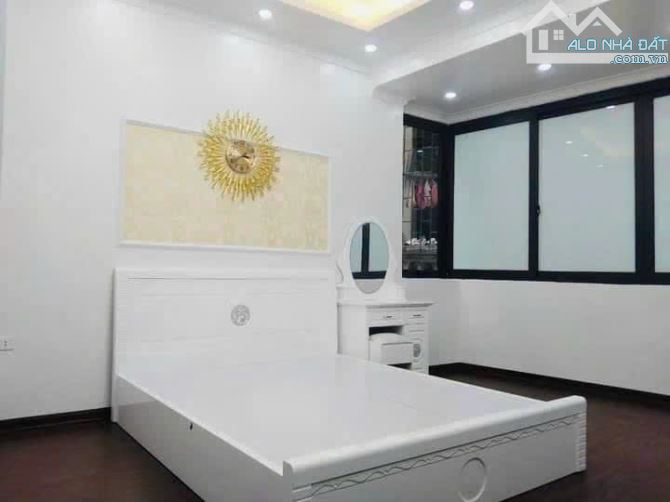 Bán nhà ngõ Lan Bá 28m2 nhà đẹp ngõ thông kinh doanh tốt vị trí đẹp 7.5 tỷ