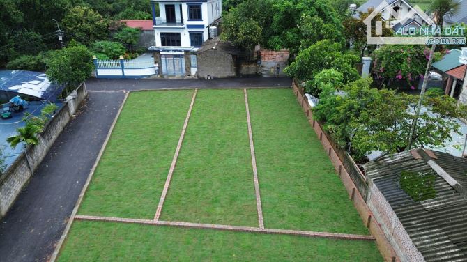 Bán gấp lô góc 114 m2 full thổ cư tại HÒa Lạc giá nhỉnh 2 tỷ