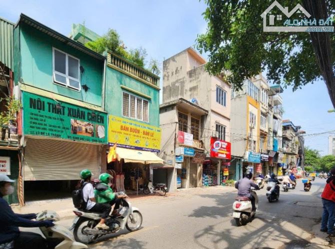 Bán nhà mặt phố Đê La Thành, quận Ba Đình lộ diện viên "kim cương thô" mặt tiền 6m nở hậu