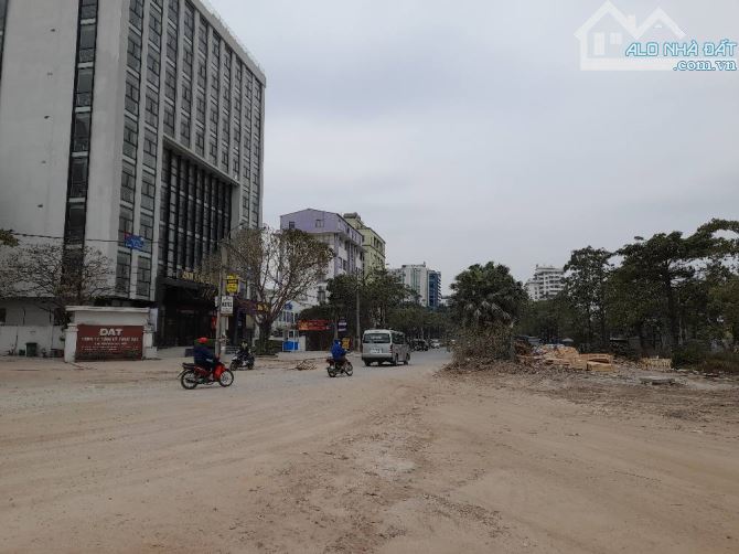 Bán nhà đường Tân Mai lô góc đón đầu quy hoạch ra mặt phố 820m2 Mặt tiền 24m, giá 145 tỷ