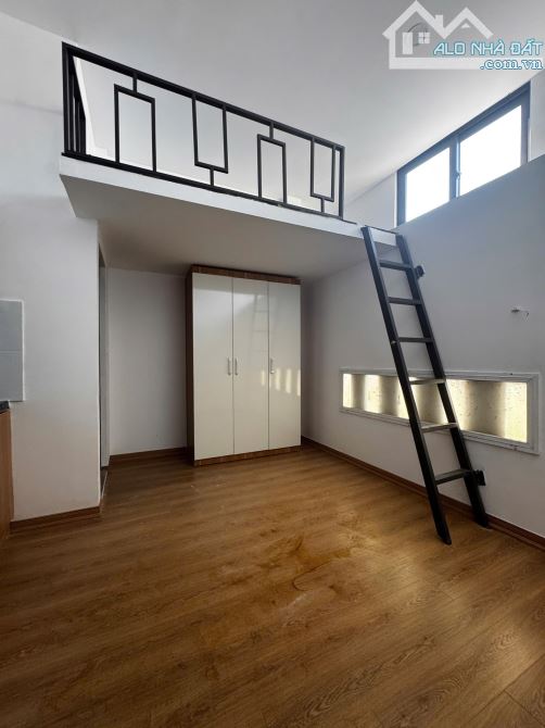 Bán tòa CCMN - Phố Định Công Thượng - Dt: 60m2*7T - 18pkk - Fuil nội thất - Thang máy - PC