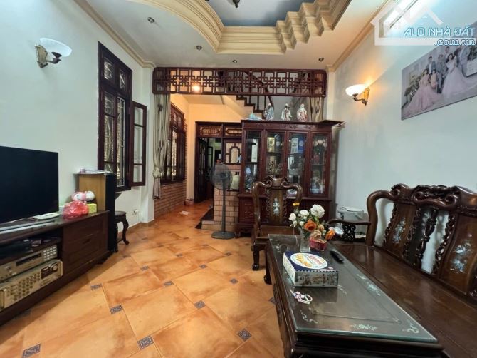 PHÂN LÔ HOÀNG QUỐC VIỆT 60M2 x 4 TẦNG, LÔ GÓC, ĐƯỜNG OTO RỘNG 7M, CHỈ 16.5 Tỷ