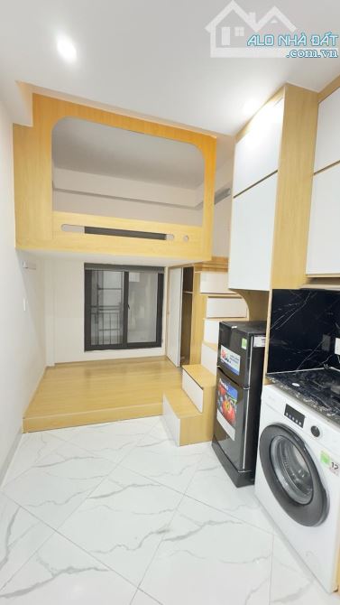 Toà CHDV Cầu Giấy, 110m2*7T, MT 10M, 28 phòng KK, ngõ KD, ô tô, đủ PCCC, dòng tiền 9%/năm!