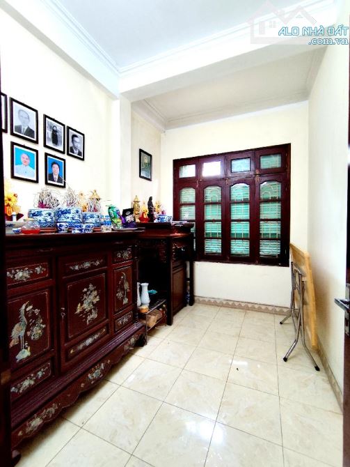 BÁN NHÀ NGÕ 221 PHỐ TÔN ĐỨC THẮNG DT 61m2 4,5 tầng 9,3 tỷ