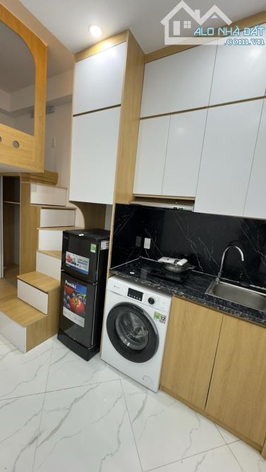 Toà CHDV Cầu Giấy, 110m2*7T, MT 10M, 28 phòng KK, ngõ KD, ô tô, đủ PCCC, dòng tiền 9%/năm!