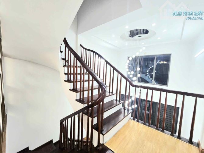 Hiếm!Nhà đẹp Pháo Đài Láng 48m² 5T 1TUM Nhỉnh 12tỷ.50m oto ở ngay.