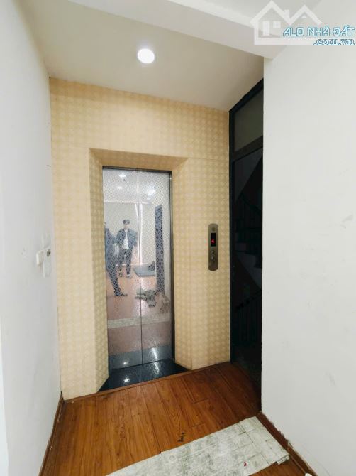 6 tầng thang máy Mặt Phố Hồ Tùng Mậu, vỉa hè thênh thang, kdoanh sầm uất 35m2. Giá 19.6 tỷ