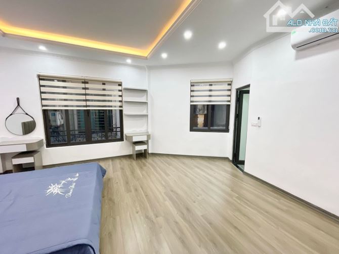 PHÁO ĐÀI LÁNG - NGUYỄN CHÍ THANH - 33M2 / 37M2 LÔ GÓC - 5,5 TẦNG THANG MÁY - NHỈNH 10 TỶ - 5