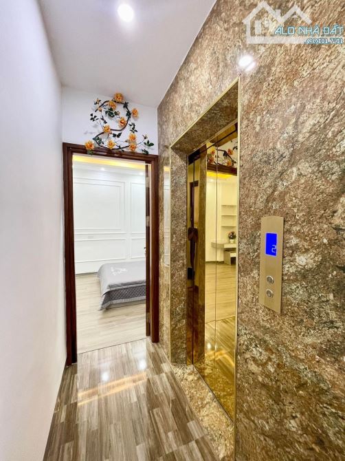 PHÁO ĐÀI LÁNG - NGUYỄN CHÍ THANH - 33M2 / 37M2 LÔ GÓC - 5,5 TẦNG THANG MÁY - NHỈNH 10 TỶ - 7