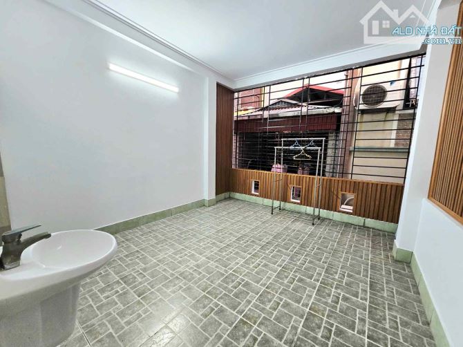 Hiếm!Nhà đẹp Pháo Đài Láng 48m² 5T 1TUM Nhỉnh 12tỷ.50m oto ở ngay.