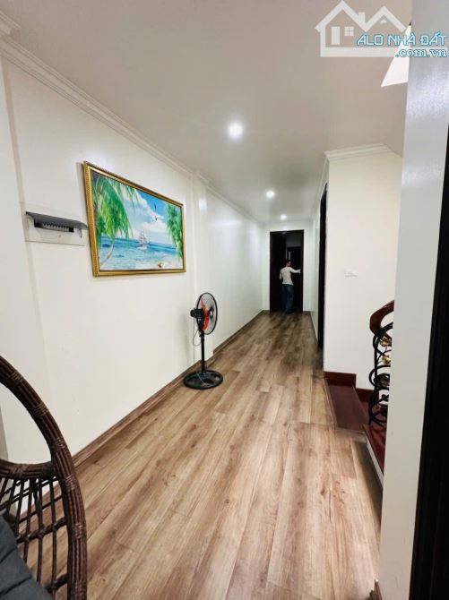 Trịnh Đình Cửu,diện tích 96/100m. 4tầng . MT 5.6m. Giá 20.5 tỷ Hoàng Mai