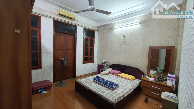 CẦN BÁN GẤP NHÀ 4 TẦNG MP CỔ HÀNG NGANG,NGÕ GẠCH.DT:37M2,MT:5M.LÔ GÓC.SỔ VUÔNG ĐẸP.KD TỐT