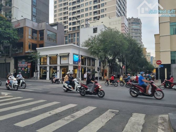Góc 2MT Hai Bà Trưng – Cao Bá Quát, P. Bến Nghé, Quận 1 – Vị Trí Kim Cương! - 1