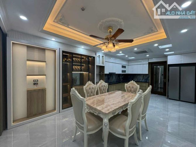 PHÂN LÔ TRẦN QUỐC HOÀN CẦU GIẤY 45M 7 TẦNG GARA THANG MÁY KINH DOANH GIÁ CHÀO BÁN 24.5 TỶ